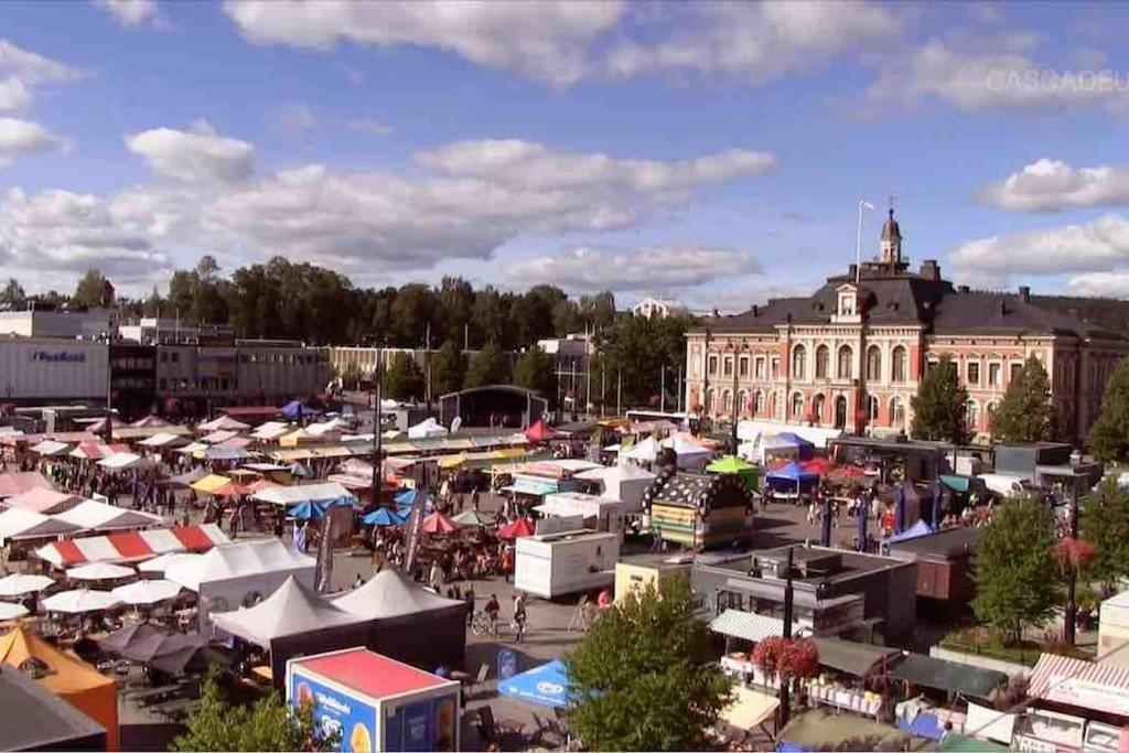 Mukava Saunallinen Kaksio Omalla Sisaeaenkaeynnillae Ja Ilmaisella Autopaikalla Kuopio Exterior foto